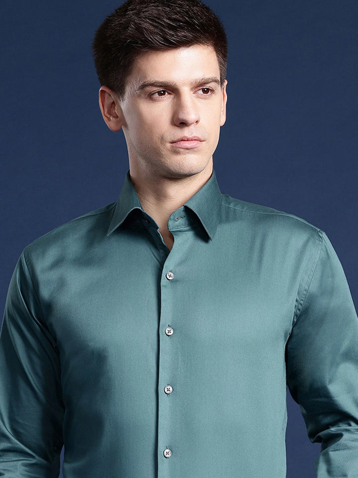 Men Turquoise Solid Cotton Elastane Blend Slim Fit Formal Shirt