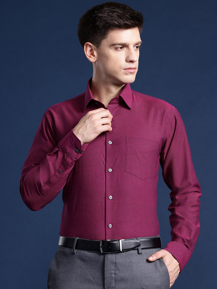 Men Magenta Solid Pure Cotton Slim Fit Formal Shirt