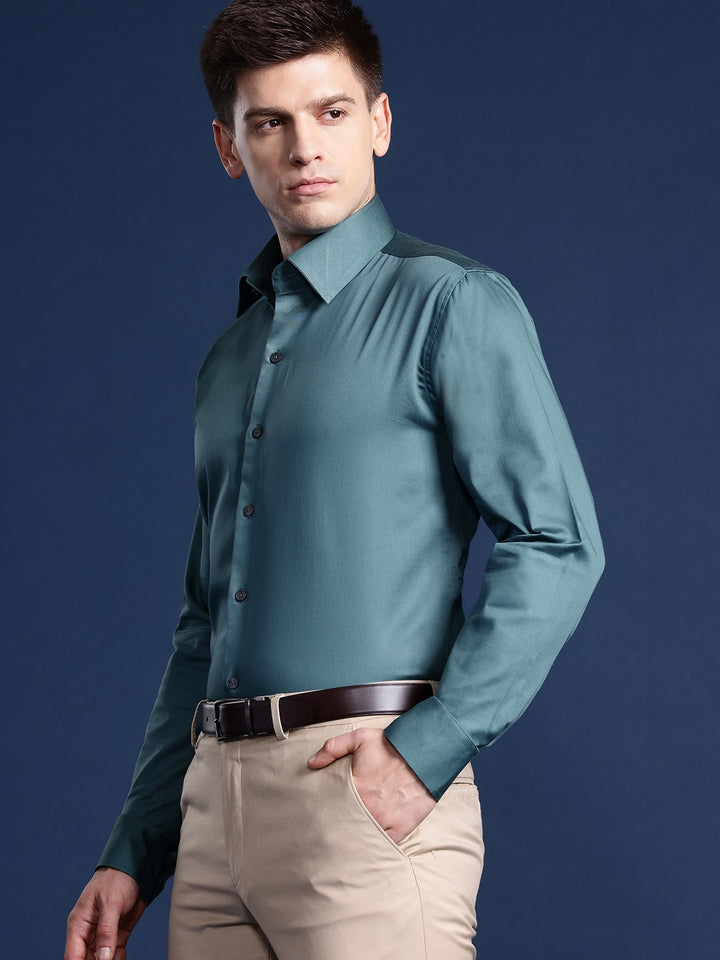 Men Turquoise Solid Cotton Elastane Blend Slim Fit Formal Shirt
