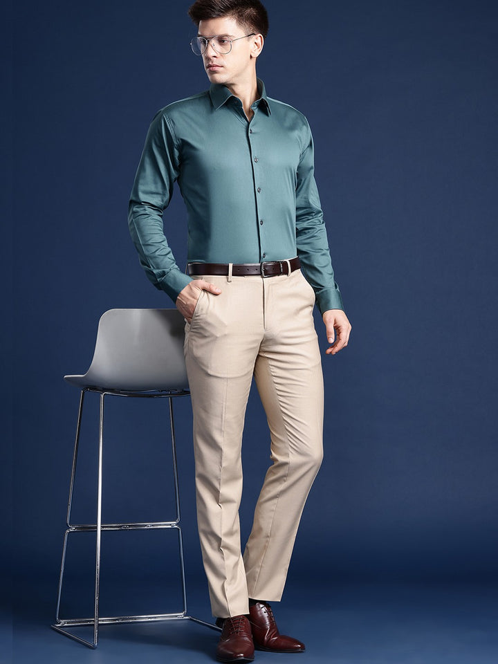 Men Turquoise Solid Cotton Elastane Blend Slim Fit Formal Shirt