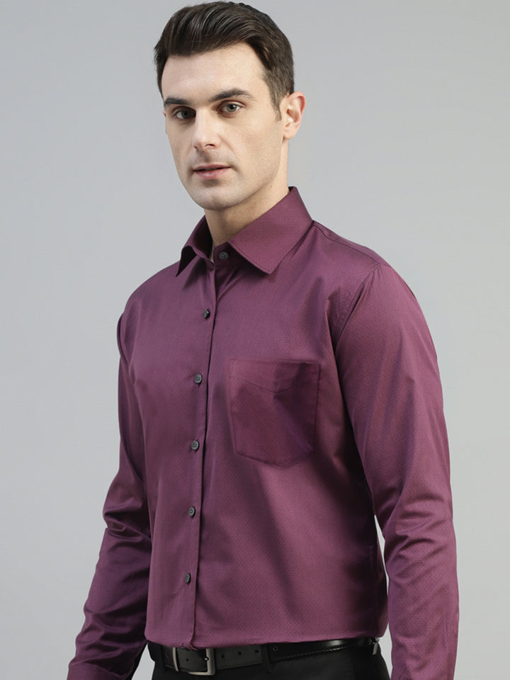 Men Burgundy Self Design Pure Cotton Wrinkle Resistant Slim Fit Formal Shirt