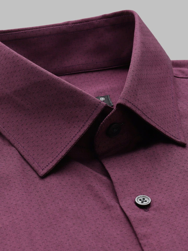 Men Burgundy Self Design Pure Cotton Wrinkle Resistant Slim Fit Formal Shirt
