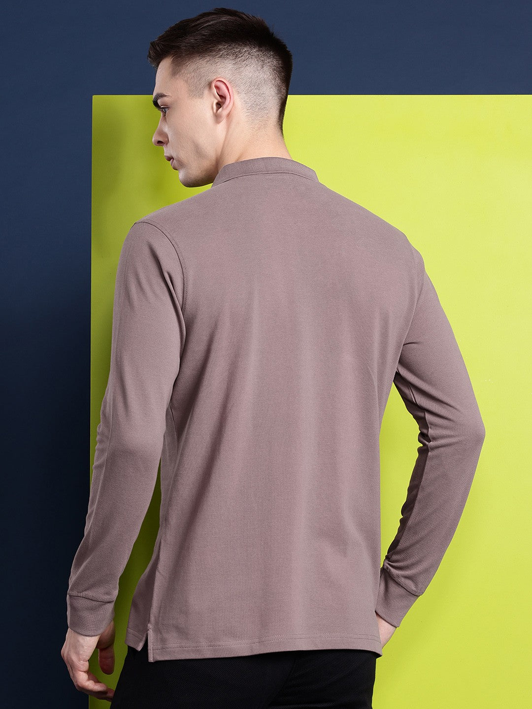 Men Dust yMauve Solid Pure Cotton Slim Fit T-Shirt