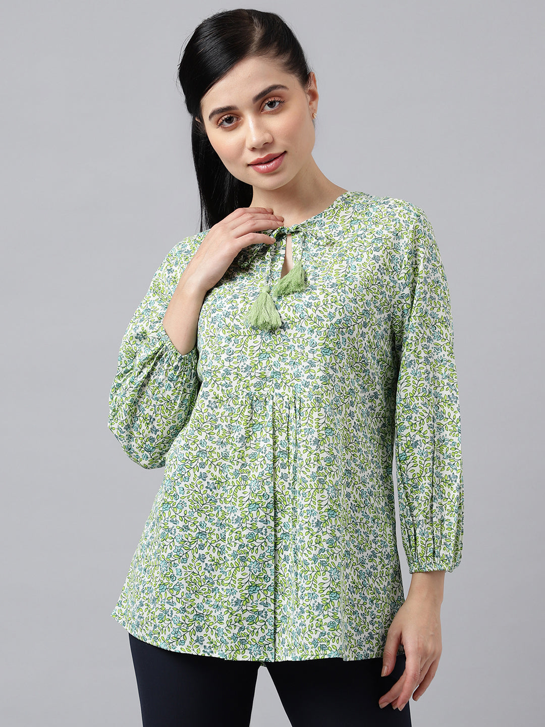 Women White & Green Prints Pure Cotton Regular Fit Formal Top