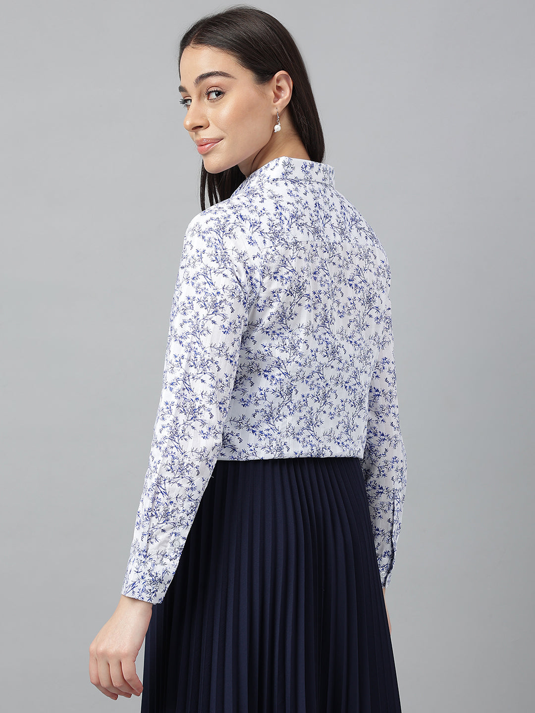 Women White & Blue Prints Pure Cotton Regular Fit Formal Shirt