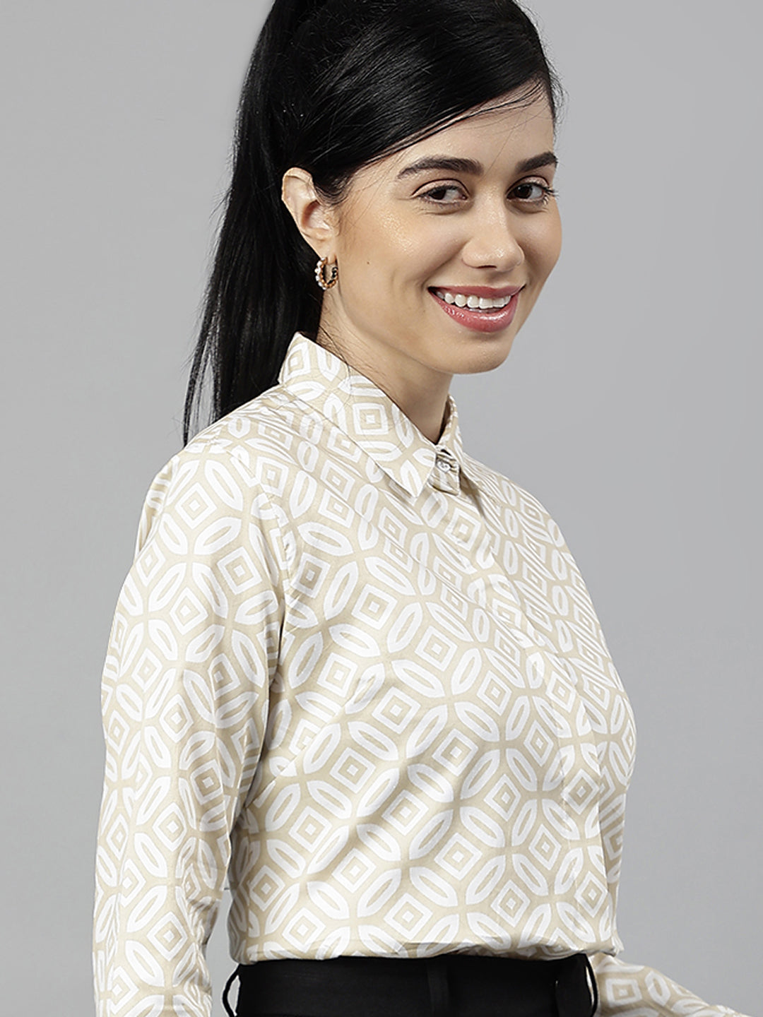 Women Beige & White Geometric Printed Pure Cotton Regular Fit Formal Shirt