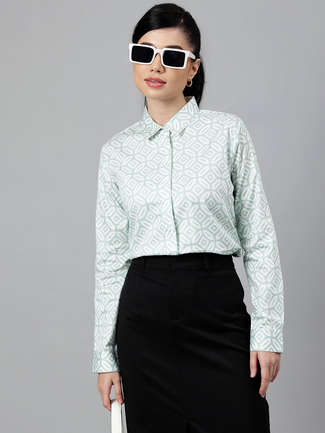 Women Green & White Geometric Pure Cotton Regular Fit Formal Shirt