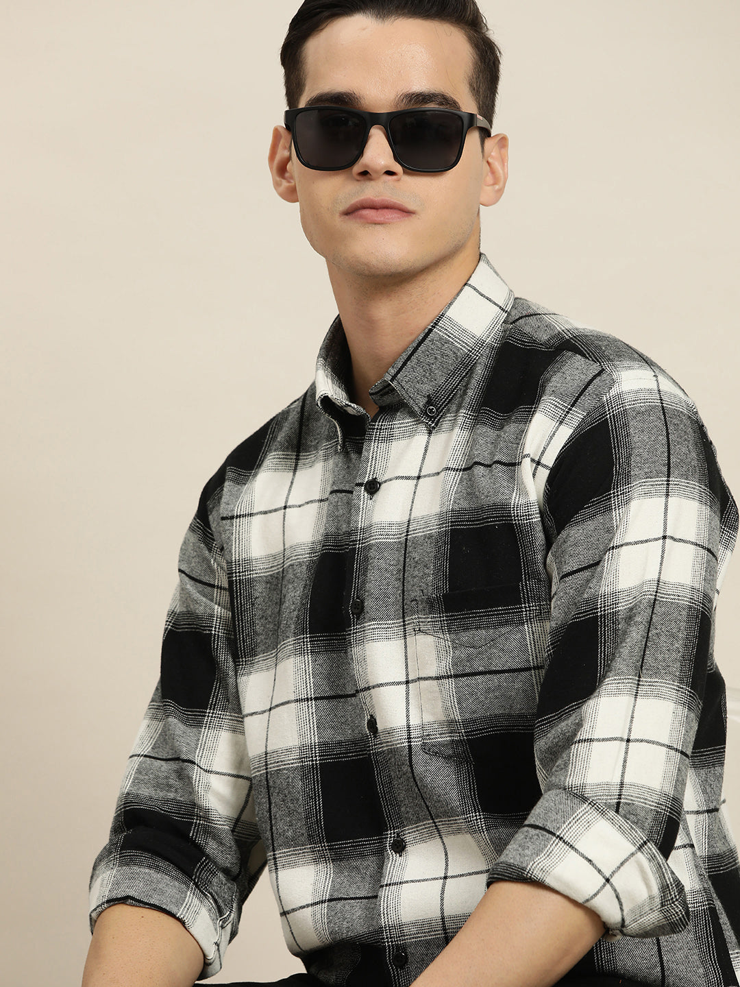 Men Black & White Checks Pure Cotton Slim fit Casual Shirt