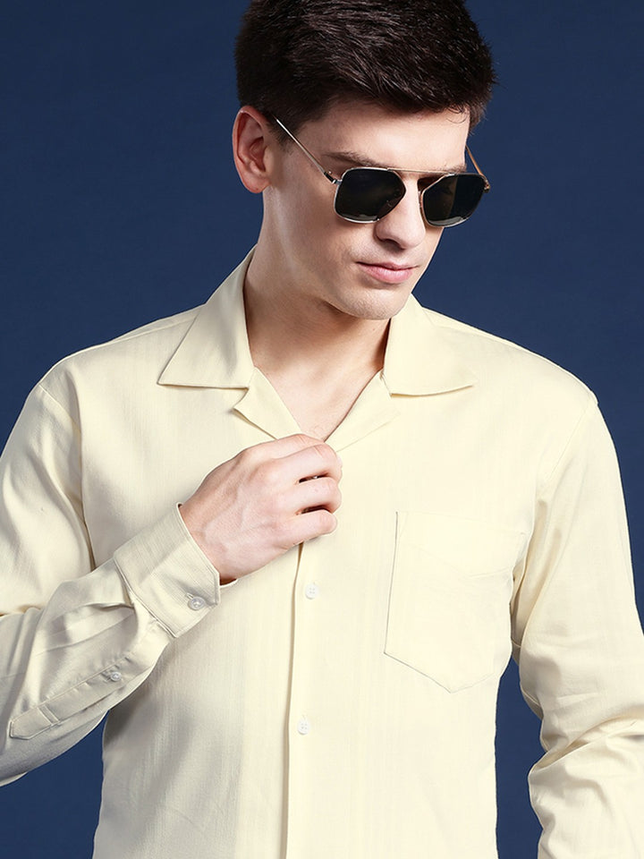 Men Yellow Solid Cotton elastane Relaxed Fit Formal Shirt