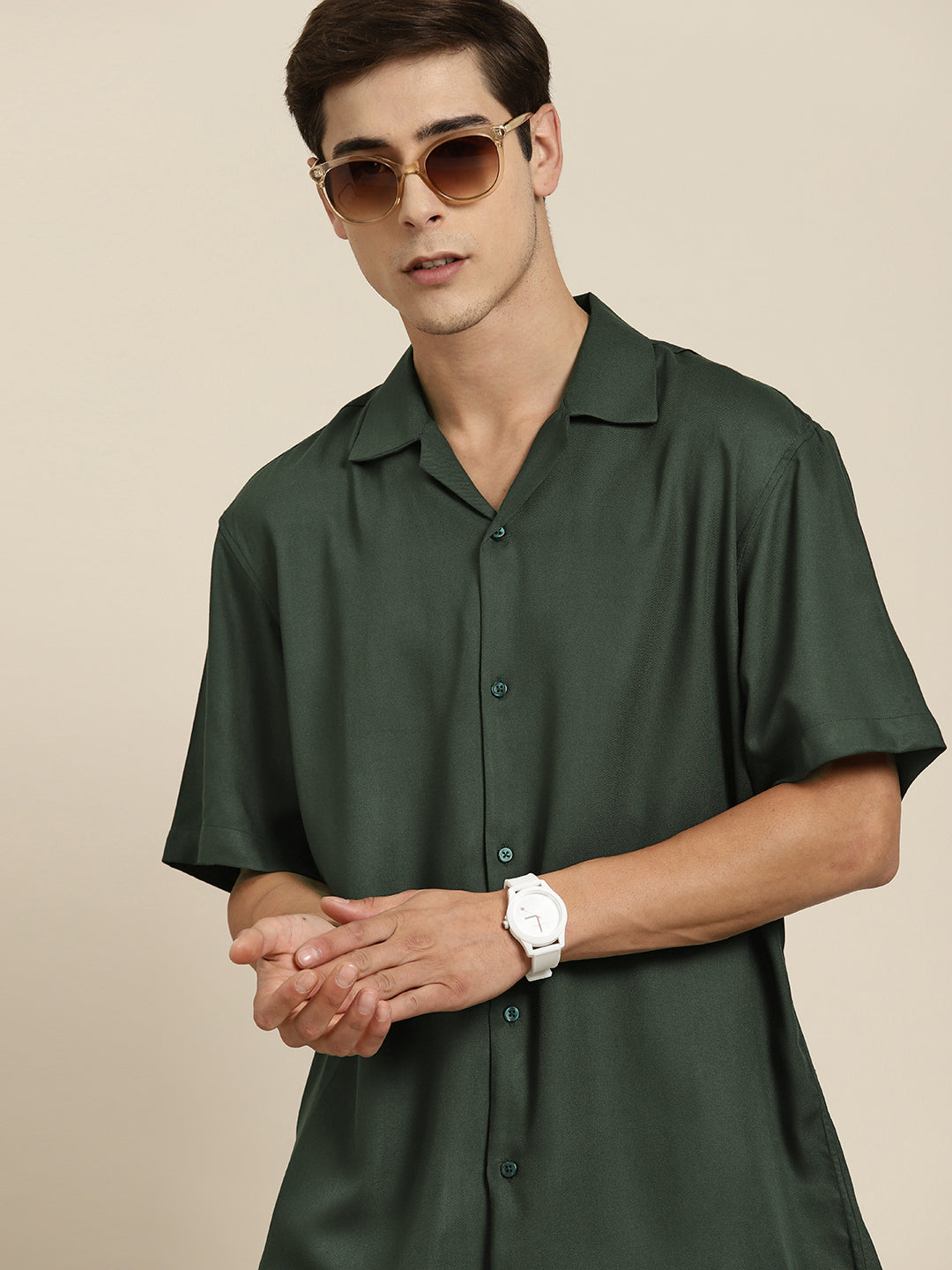 Men Green Solid Viscose Rayon Relaxed Fit Casual Resort Shirt