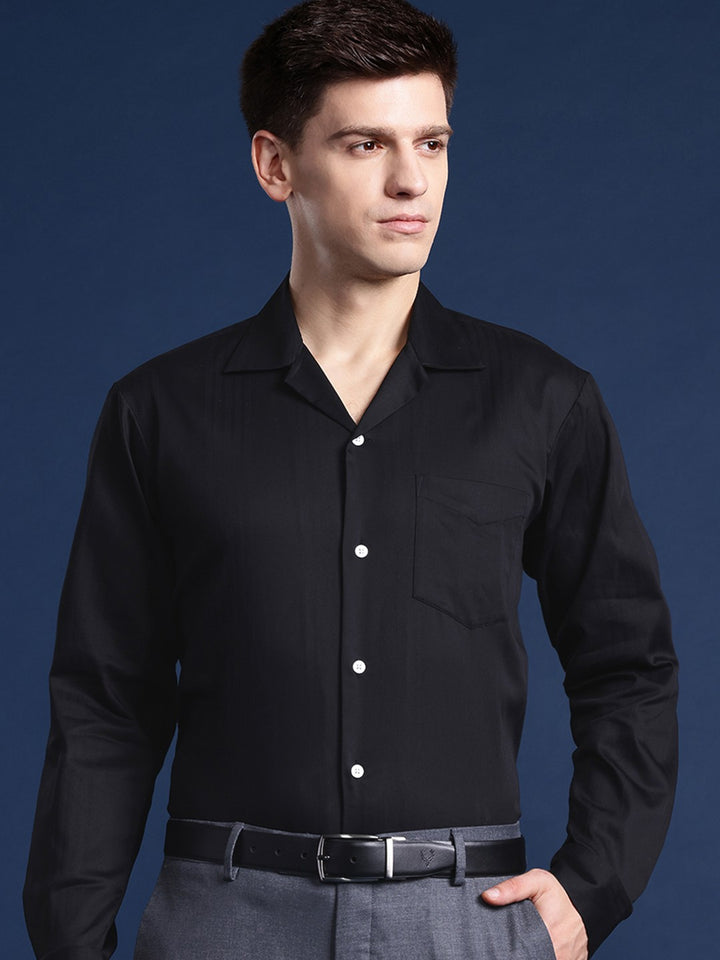 Men Black Solid Cotton elastane Relaxed Fit Formal Shirt