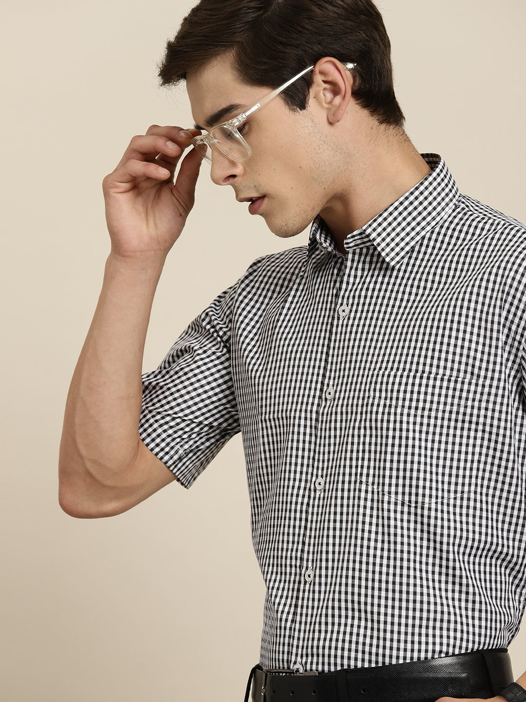 Men Black & White Gingham Check Short Sleeve Slim fit Formal Shirt