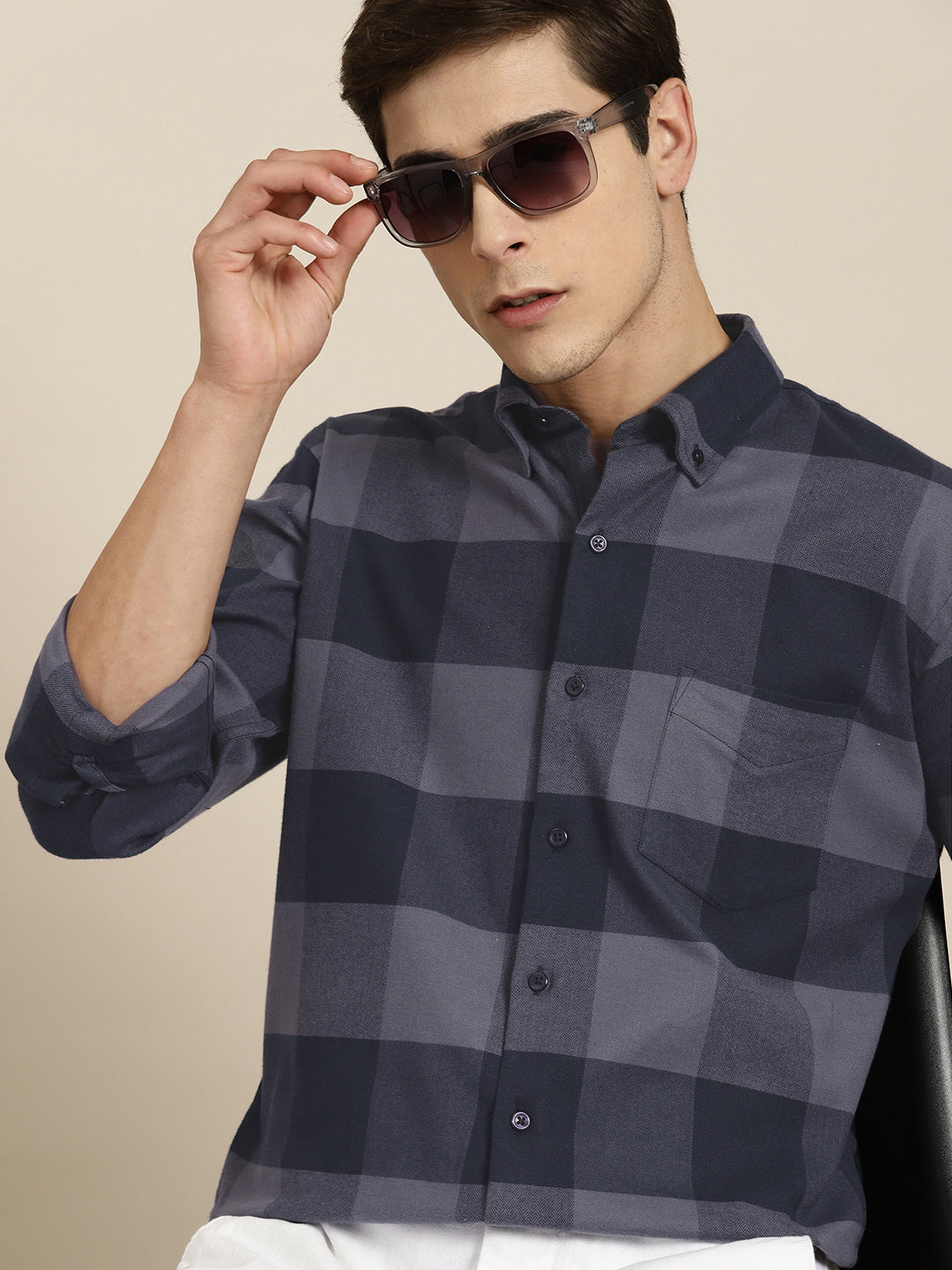 Men Grey & Navy Checks Pure Cotton Slim fit Casual Shirt