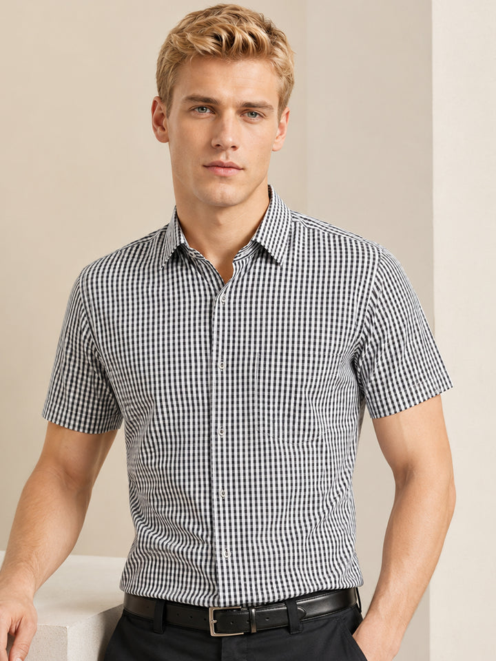 Men Black and White Gingham Checked Slim Fit Short Sleeve Formal Shirt