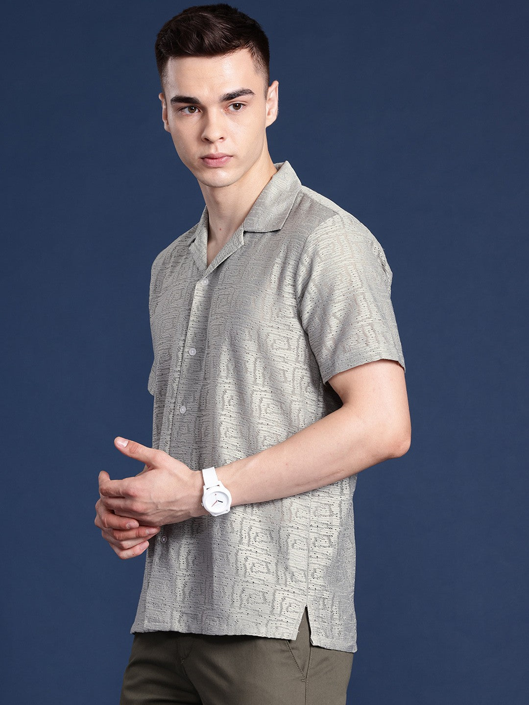 Men Grey Solid Polyester Relaxed Fit Casual Shirt