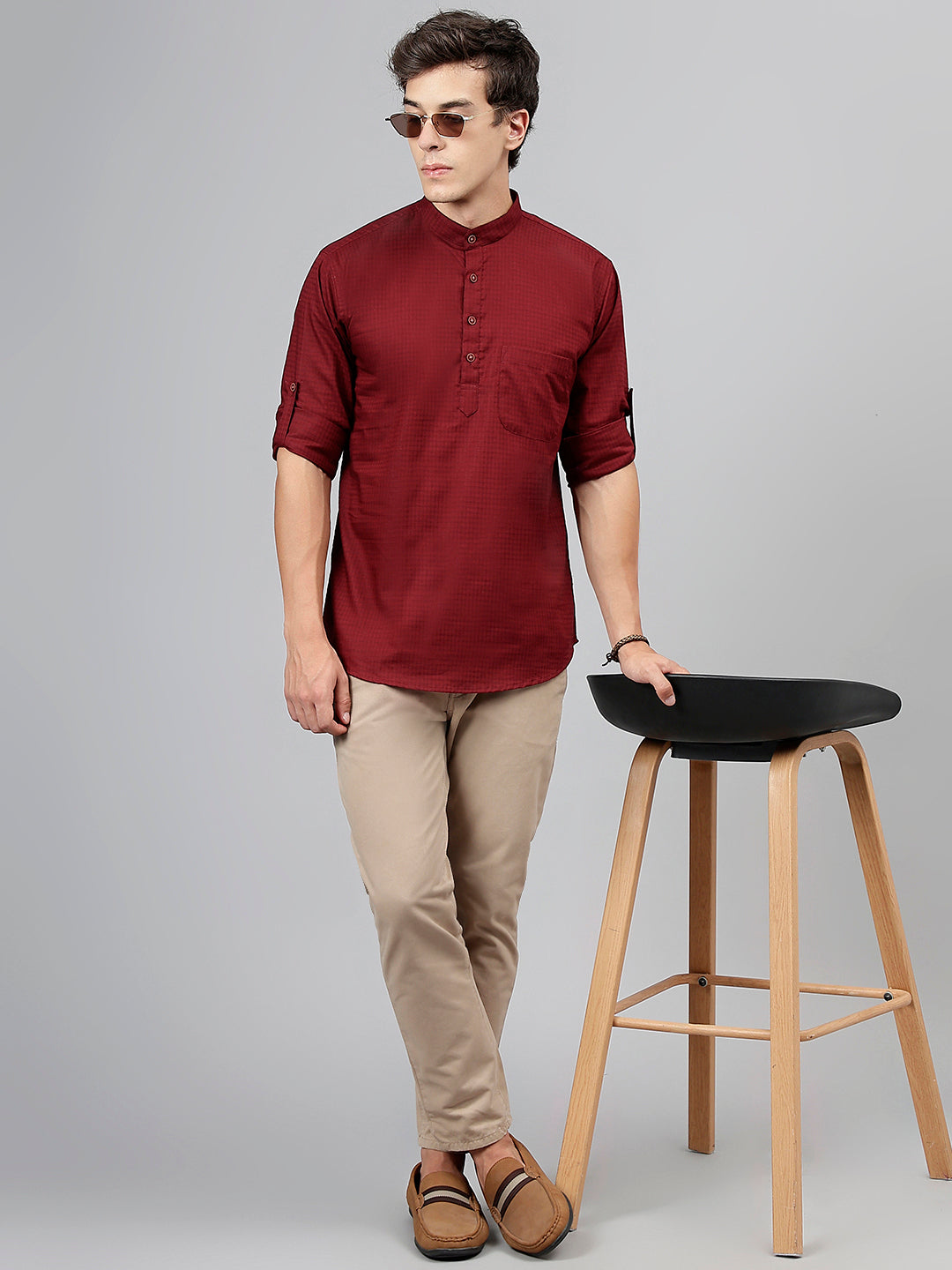 Men Burgundy Self Design Pure Cotton Roll Up Sleeve Slim Fit Casual Kurta