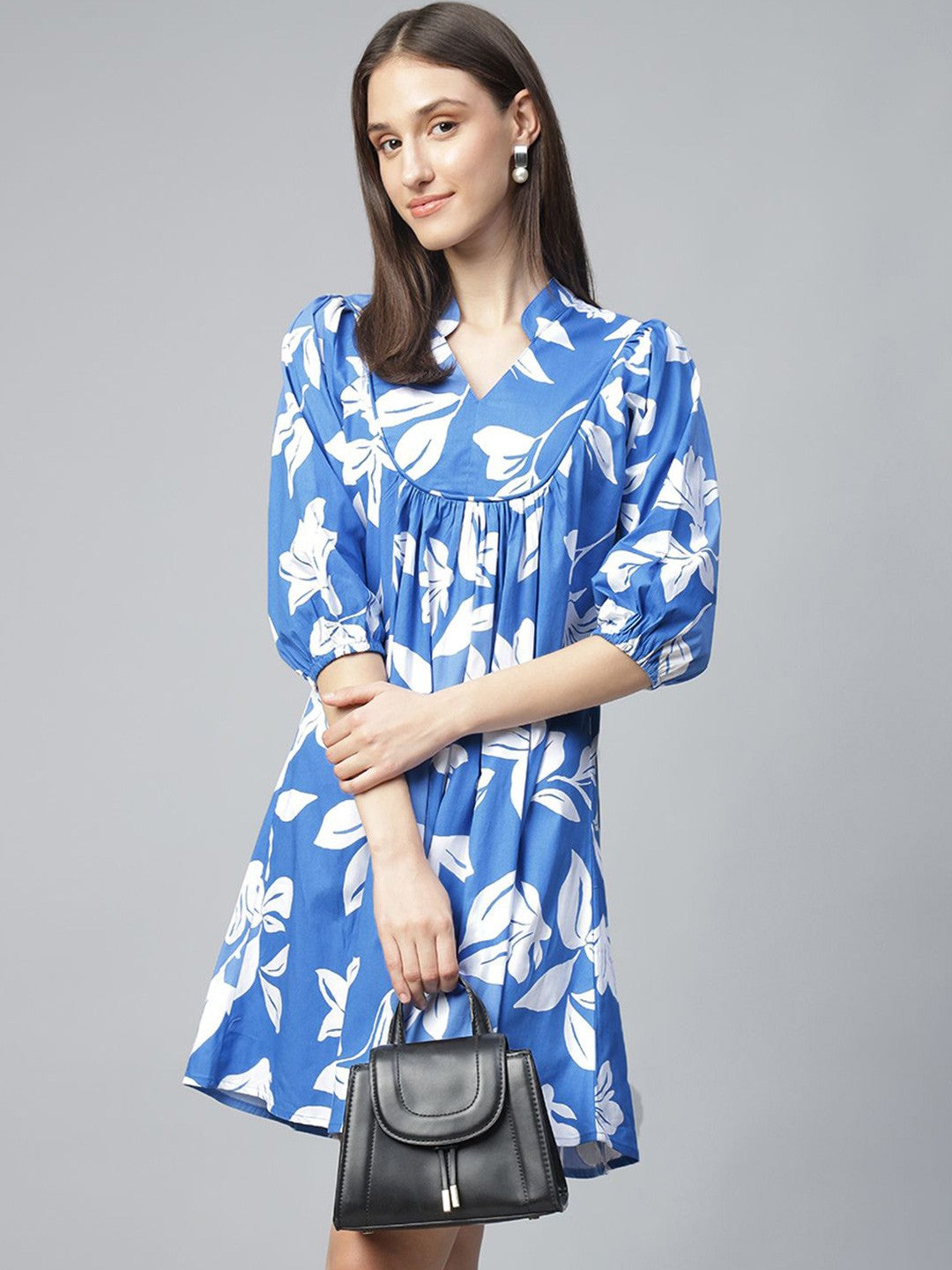 Women White & Blue Printed Pure Cotton Regular Fit Casual Dress