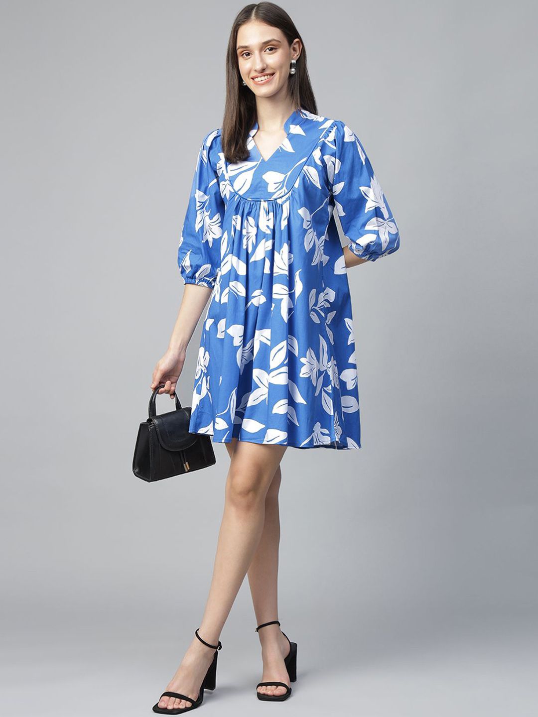 Women White & Blue Printed Pure Cotton Regular Fit Casual Dress