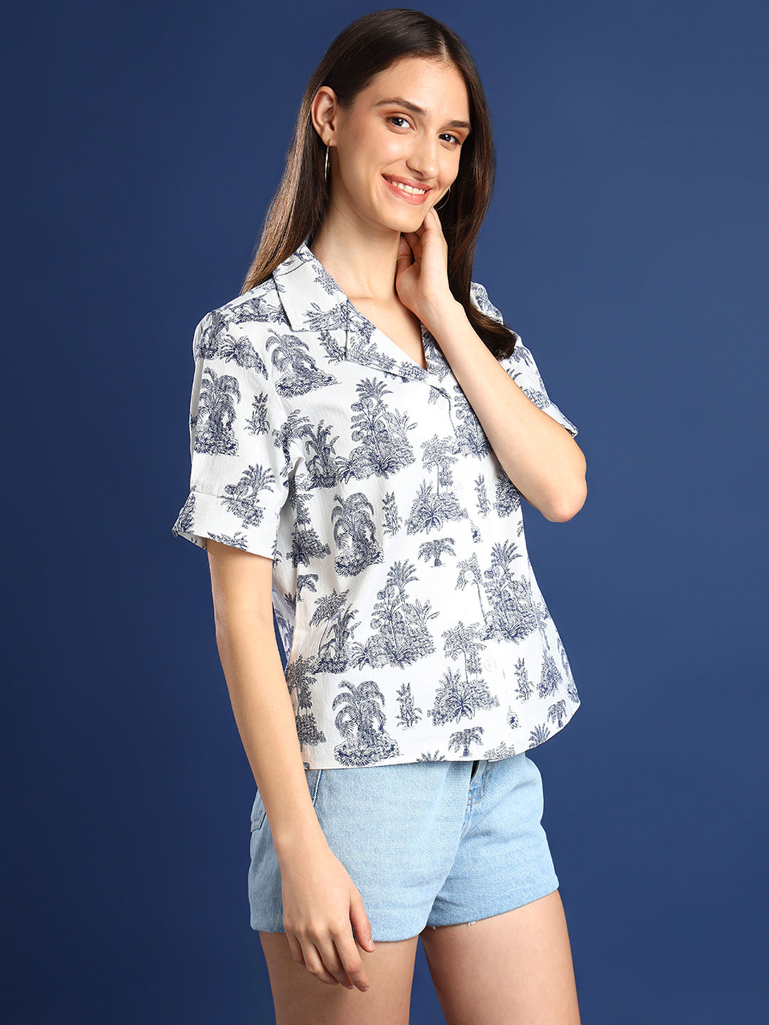 Women White & Blue Printed Pure Cotton Regular Fit Casual Shirt