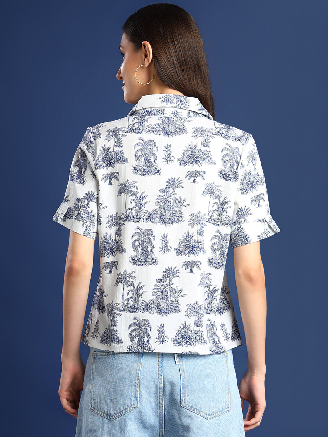 Women White & Blue Printed Pure Cotton Regular Fit Casual Shirt