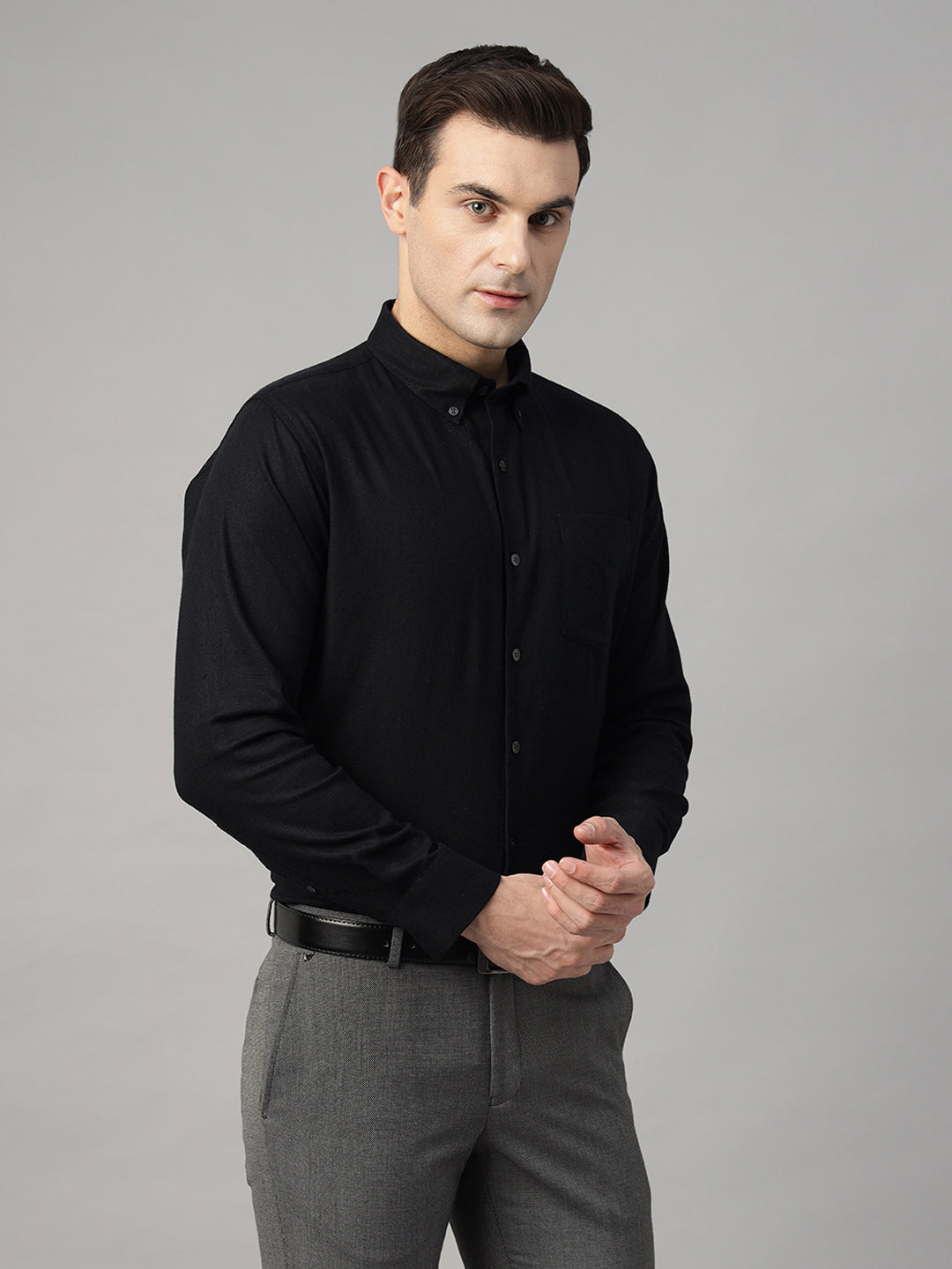 Men Black Solid Linen Blend Slim Fit Formal Shirt