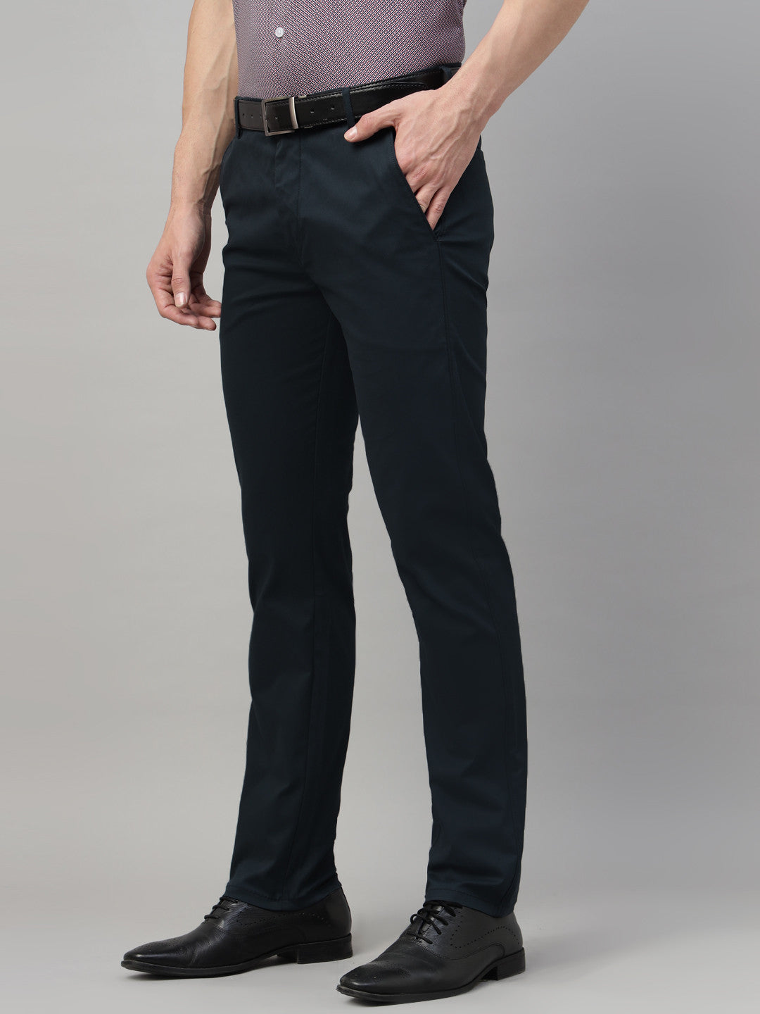 Men Navy Blue Solid Cotton Elastene Slim Fit Formal Trouser
