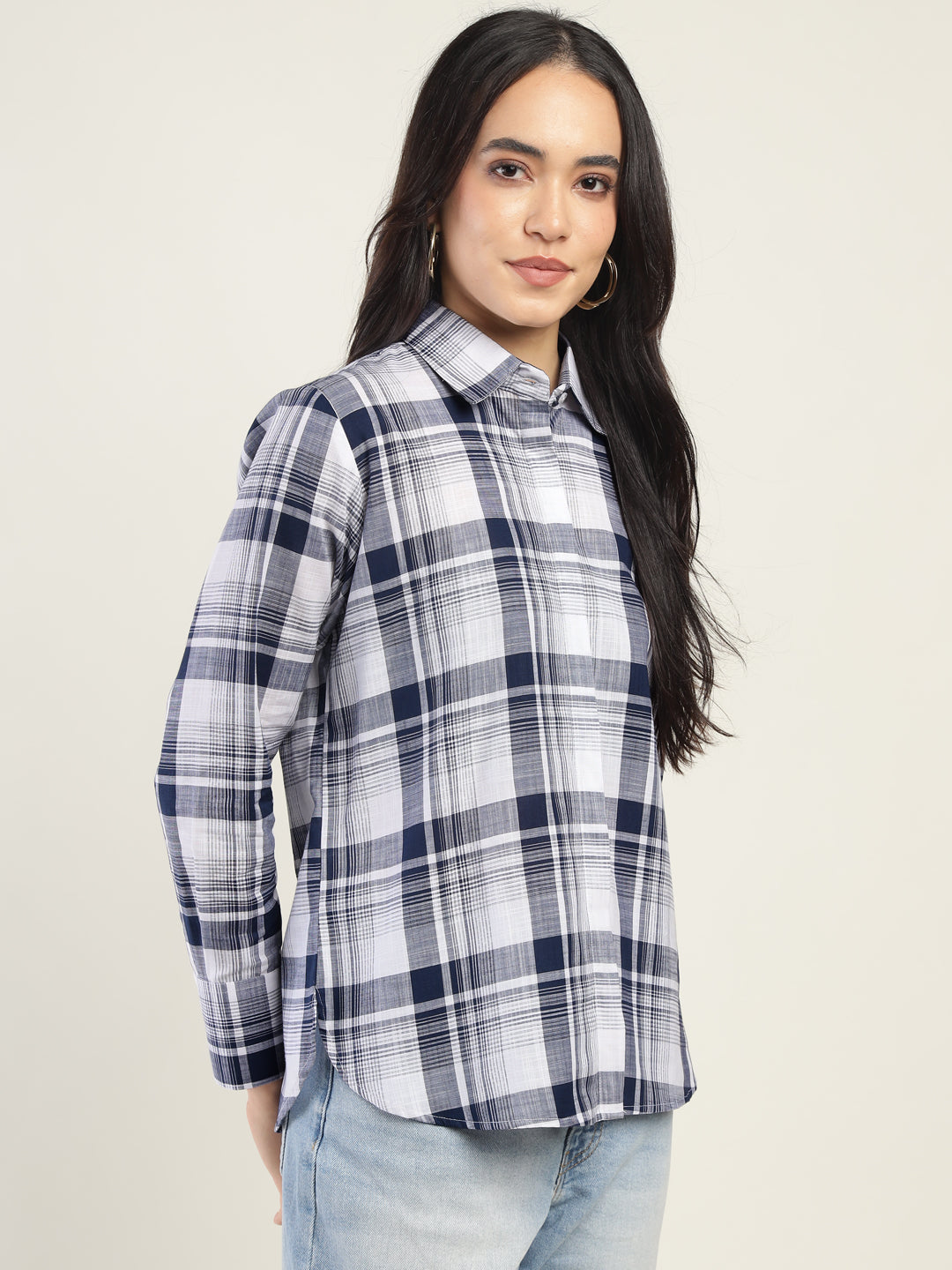 Women White & Navy Checked Pure Cotton Relaxed Fit Formal Shirt