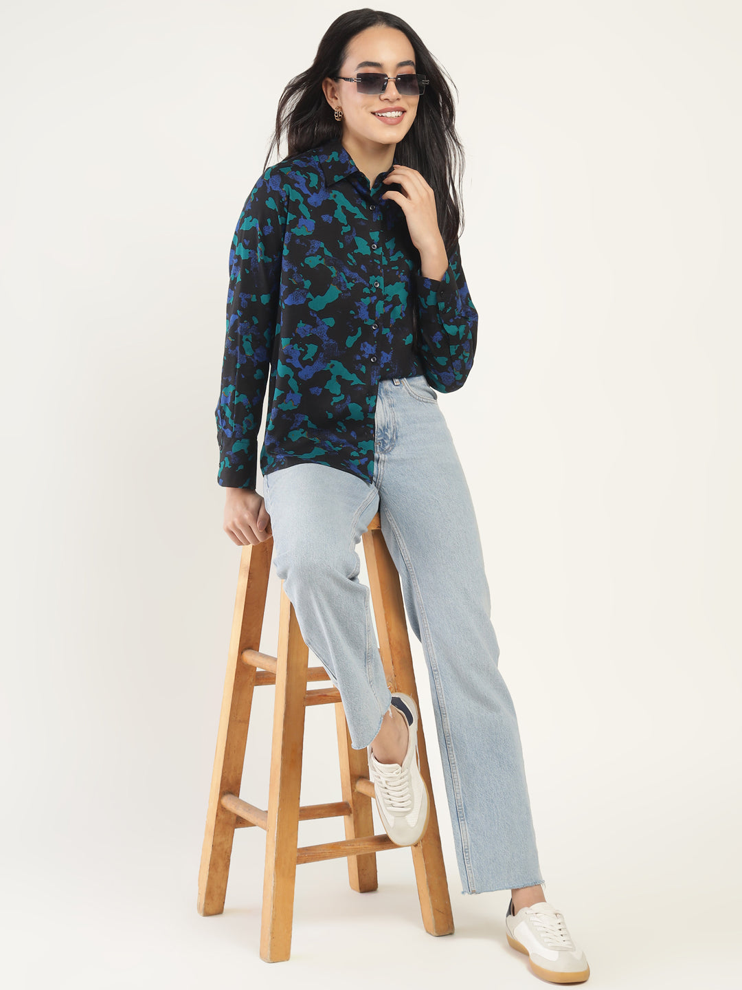 Women Black & Turquoise Blue Printed Viscose Rayon Relaxed Fit Casual Shirt