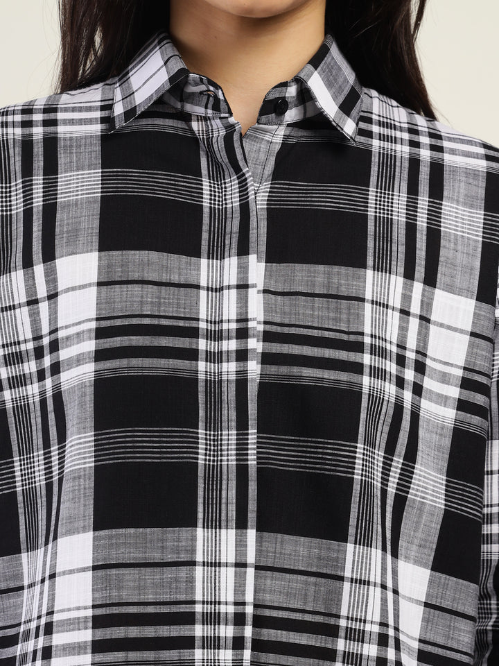 Women White & Black Checked Pure Cotton Relaxed Fit Formal Shirt