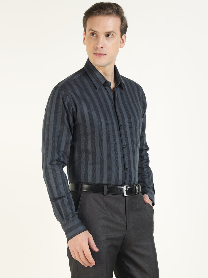 Men Charcoal & Black Solid Pure Cotton Slim Fit Formal Shirt