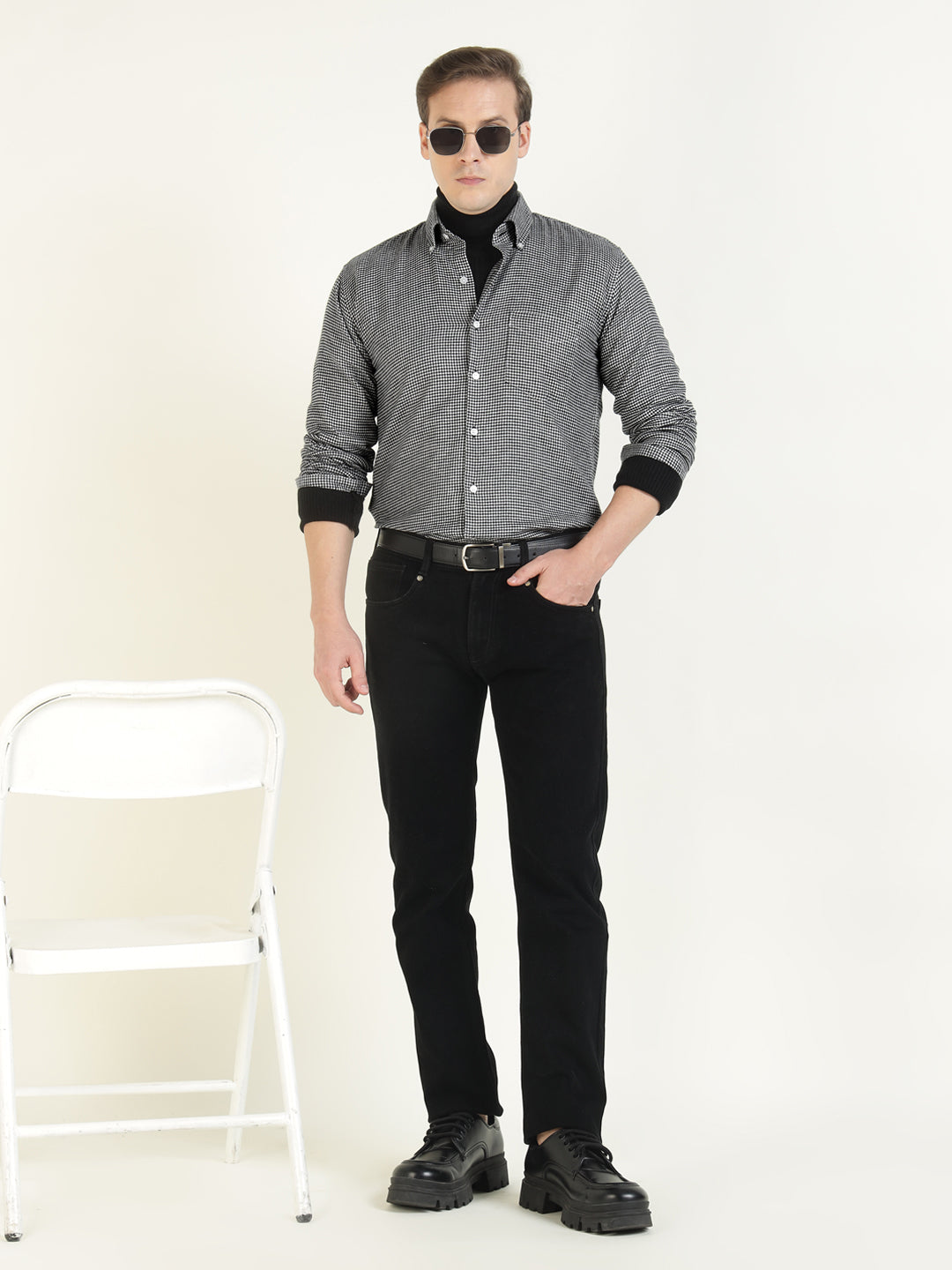 Hancock Men White & Black Checked Pure Cotton Slim Fit Casual Shirt