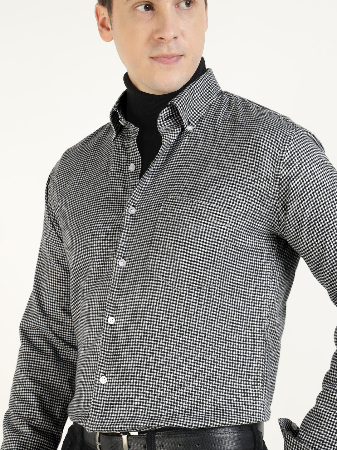 Hancock Men White & Black Checked Pure Cotton Slim Fit Casual Shirt