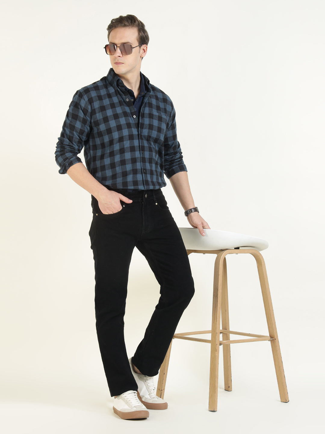 Hancock Men Blue & Navy Blue Checked Pure Cotton Slim Fit Casual Shirt