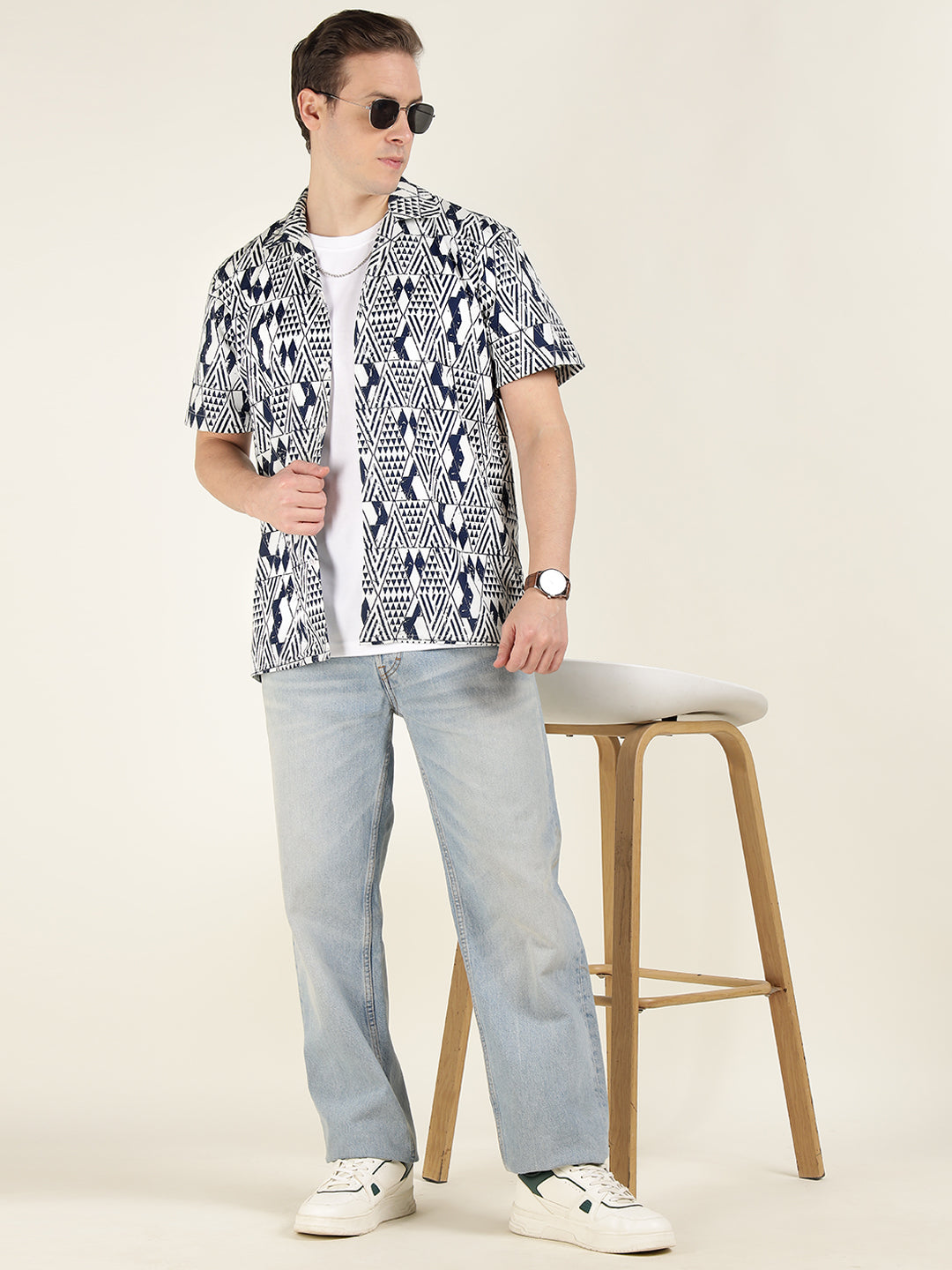 Hancock Men White & Navy Blue Printed Pure Cotton Relaxed Fit Casual Shirt