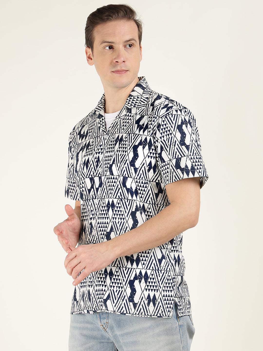 Hancock Men White & Navy Blue Printed Pure Cotton Relaxed Fit Casual Shirt