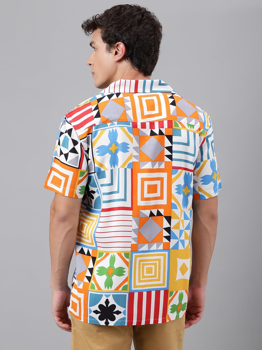 Men White & Multi Geometric Printed Viscose Rayon Regular Fit Resort Shirt