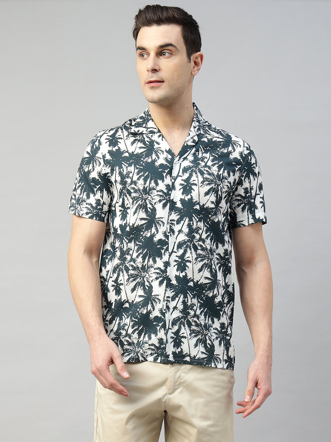 Men White & Navy Blue Print Pure Cotton Relaxed Fit Casual Resort Shirt