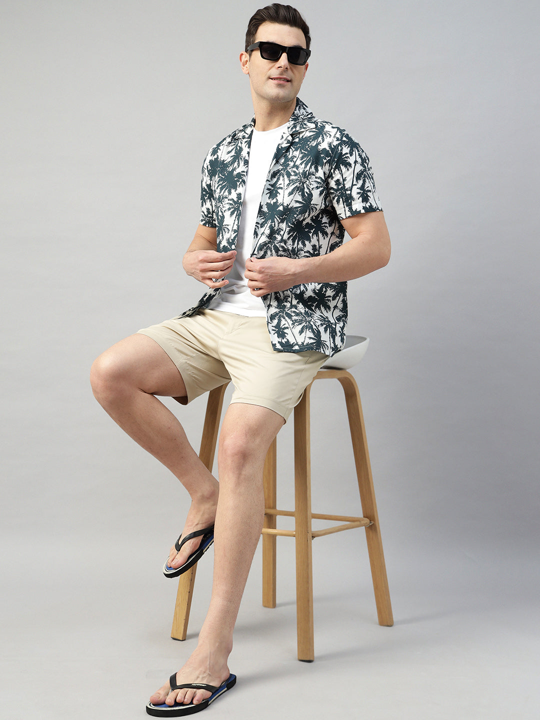 Men White & Navy Blue Print Pure Cotton Relaxed Fit Casual Resort Shirt