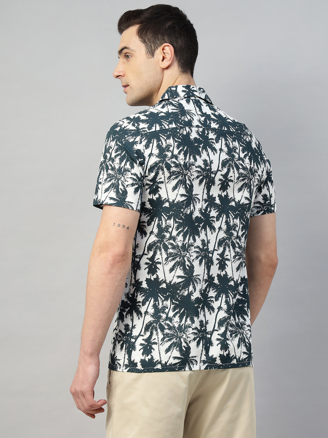Men White & Navy Blue Print Pure Cotton Relaxed Fit Casual Resort Shirt