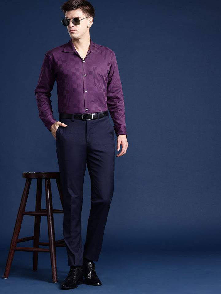Men Burgundy Solid Pure Cotton Relaxed Fit Casual Shirt