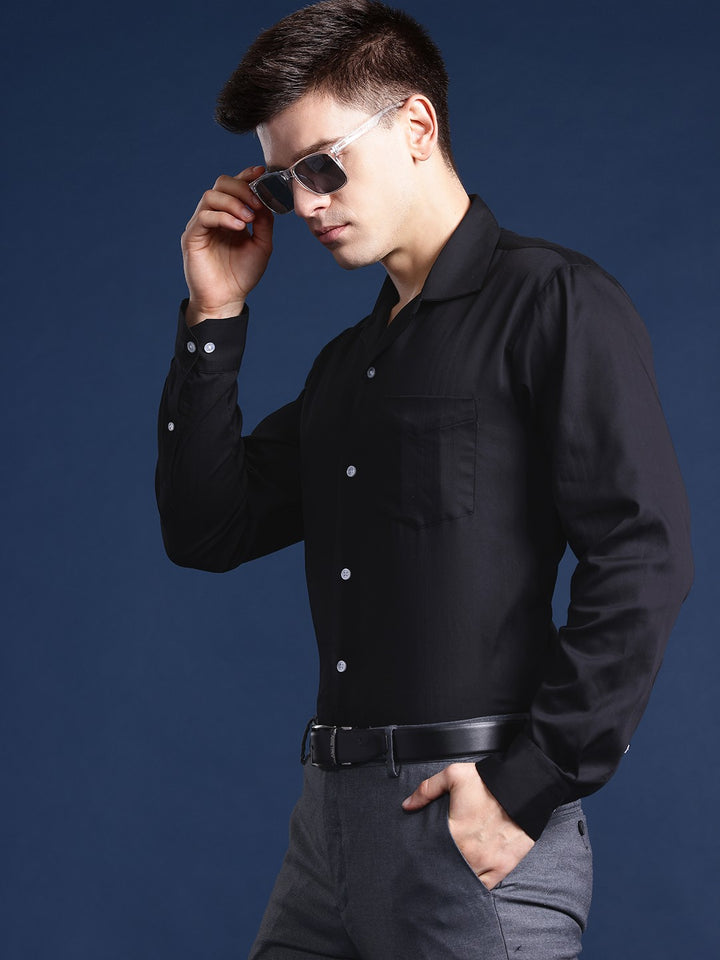 Men Black Solid Cotton elastane Relaxed Fit Formal Shirt