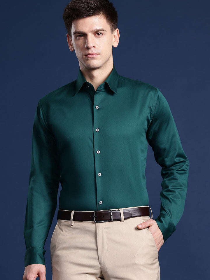 Men Dark Green Solid Cotton Elastane Blend Slim Fit Formal Shirt