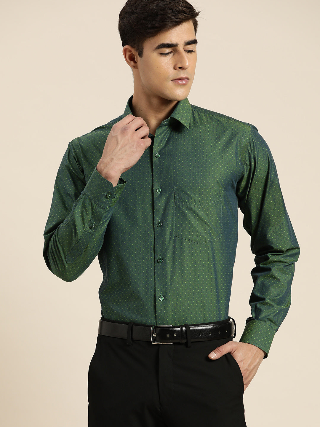 Men Green Solid Pure Cotton Slim fit Formal Shirt