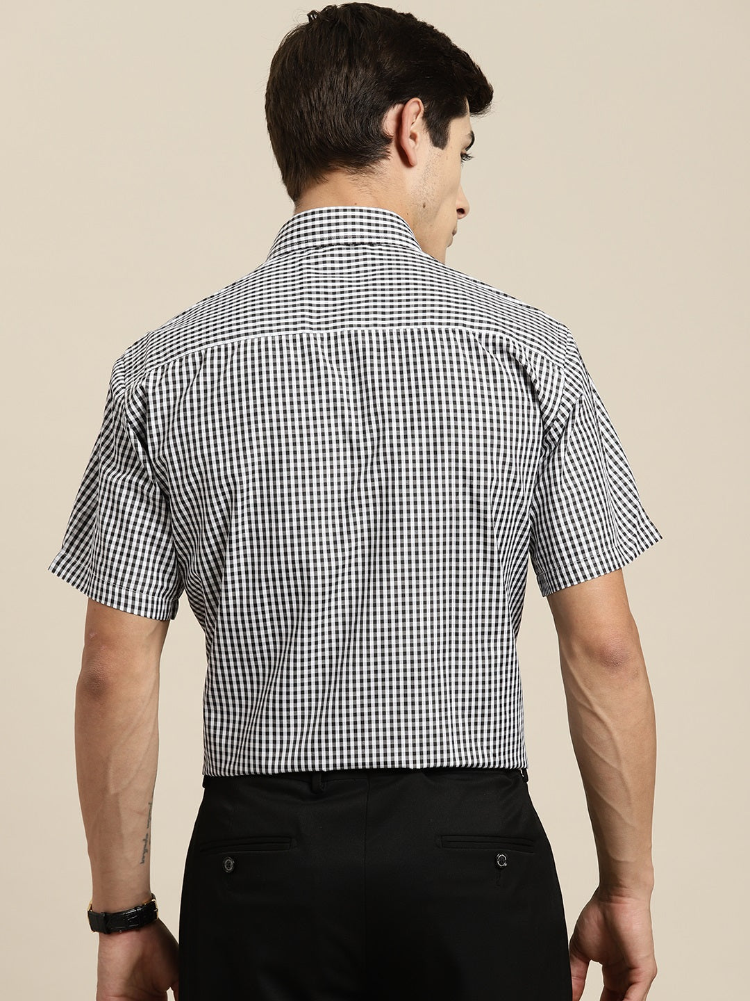 Men Black & White Gingham Check Short Sleeve Slim fit Formal Shirt