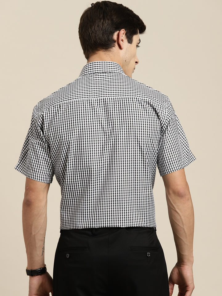 Men Black & White Gingham Check Short Sleeve Slim fit Formal Shirt