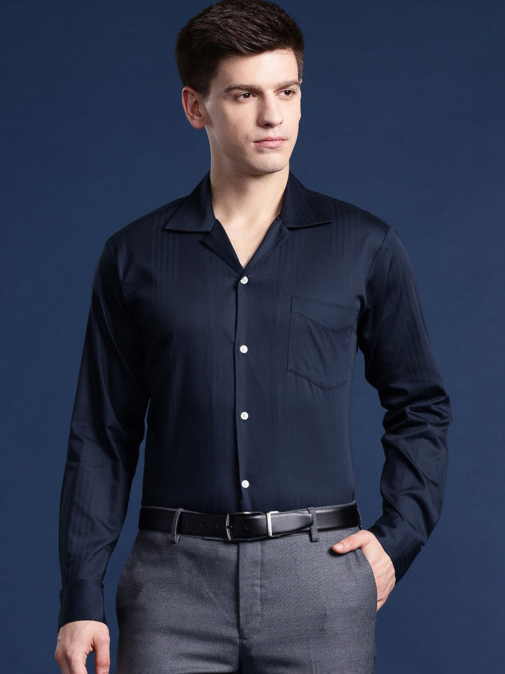 Men Navy blue Solid Cotton elastane Relaxed Fit Formal Shirt