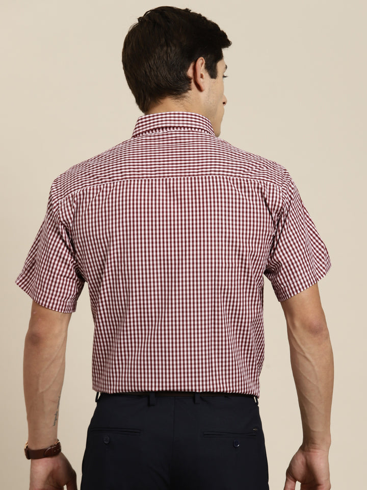 Men Maroon & White Gingham Check Short Sleeve Slim fit Formal Shirt