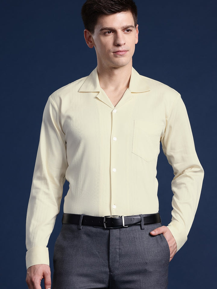 Men Yellow Solid Cotton elastane Relaxed Fit Formal Shirt