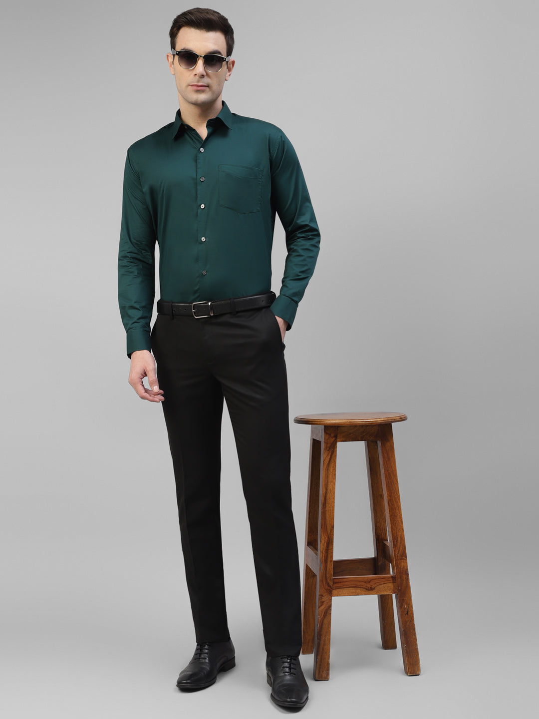 Men Bottle Green Solid Pure Cotton Slim Fit Formal Shirt