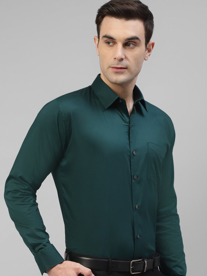 Men Bottle Green Solid Pure Cotton Slim Fit Formal Shirt